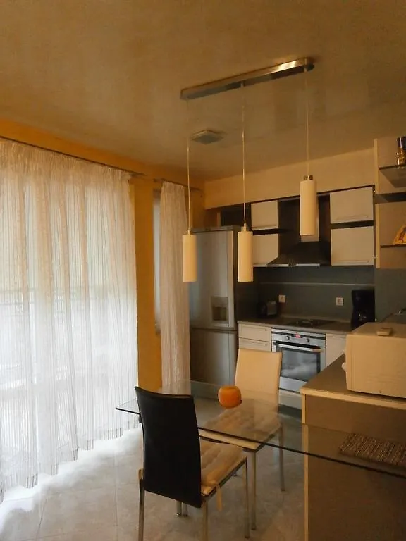 Art Apartment Kiril And Metodi Square Burgas 0*,